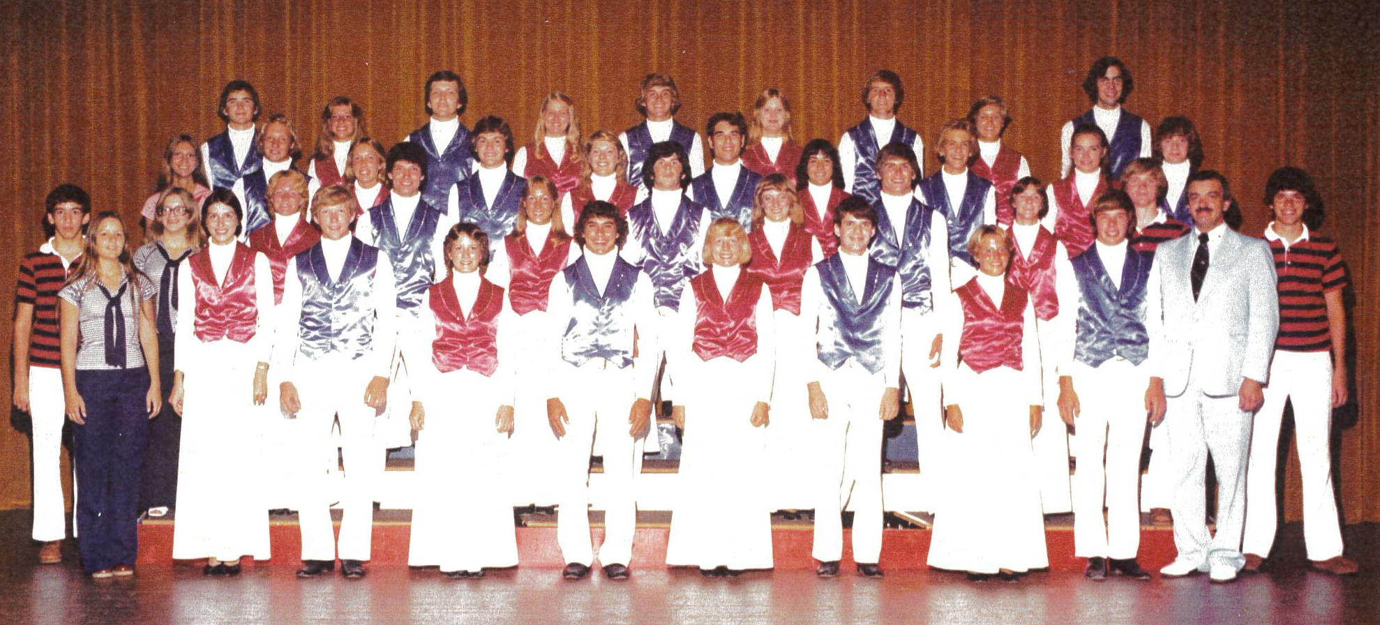 <Full Company Photo>